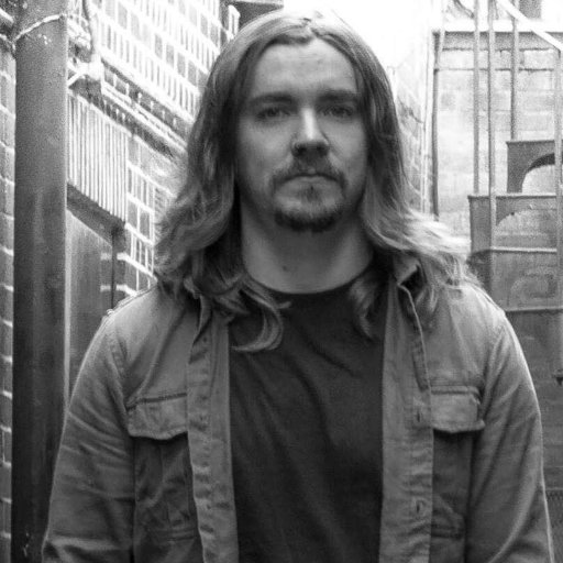 guitarist for @empireaffair and online marketing for @intergage