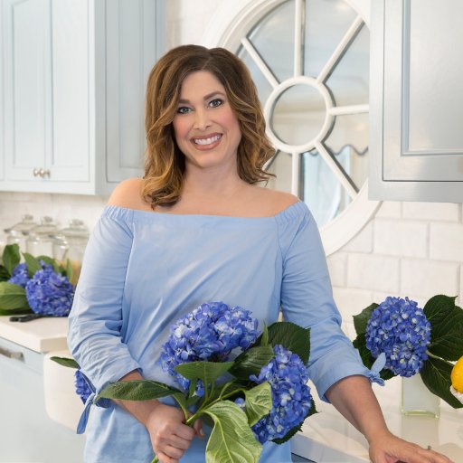 Award-winning Interior Designer, Mom, Blogger, Yogi. Featured on the cover of Traditional Home & House Beautiful mags. I teach creatives to succeed in business