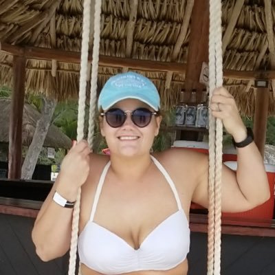 erinrbee28's profile picture. I'm pretty cool.One of a kind!