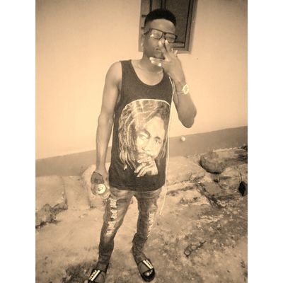 real_geeweeyn's profile picture. One-eyed recording artist,
rapper, singer-songwriter, and performer. 
IG:geeweeyn_obd