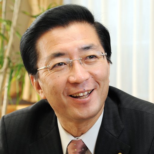 日本共産党副委員長・参議院議員。香川県善通寺市生。鳥取大農学部卒。大阪かわち市民生協職員、民主青年同盟大阪府副委員長。1995年参院大阪選挙区で初当選。現在、比例代表で4期目。党書記局長などを歴任。2016年4月より党副委員長。「あったかい人間の連帯を国の政治に」が信条。