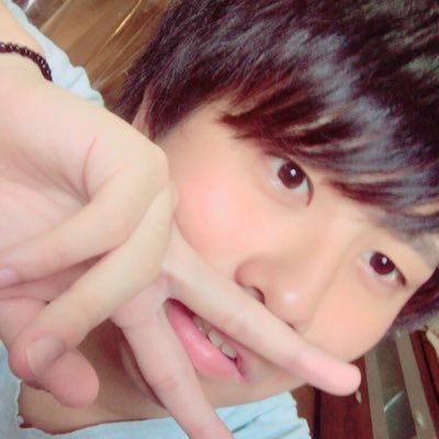 俺には友達がいない。 から作ることにした。 これからたくさんの人と友達になるべく、このアカウントを作った。 みんな、友達になってくれ😄 グループLINEで友達と友達をつなぐ架け橋になれればと思っています。 友達欲しい方はぜひ一言御連絡ください😆