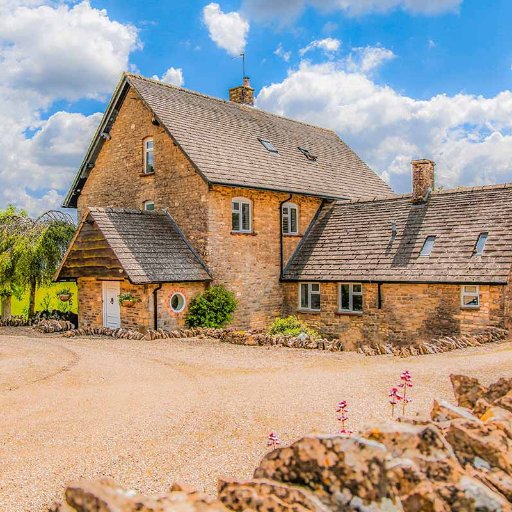 Nigel Twiston-Davies, dog friendly luxury holiday cottages set amidst glorious countryside, tucked away in peaceful locations in the heart of the Cotswolds,