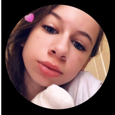 RoseElizab3th's profile picture. keep lurkin i know you want too bih 😏