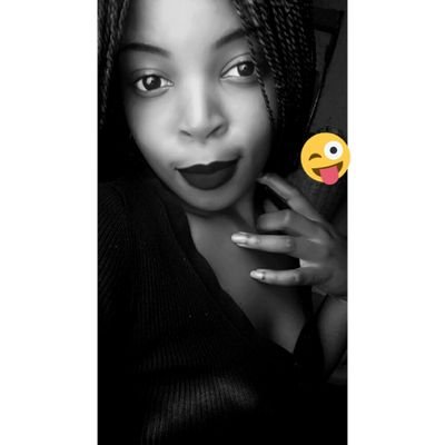 lindiwe_lindos_'s profile picture. princess to daddy cool,daughter to mummy dearest, sista to cute Romeo,world to bae