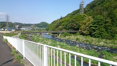 TOEIC380😨/英検3級/高校英語で挫折経験有り。今の目標スコアは500。中学英語からやり直し勉強中🙋猫とラーメンが好き。お酒とゲームも大好き。かれこれ10年精神疾患闘病中。意識低いけど低いなりに頑張ってます。Iパス、基本情報、AZ900取得済