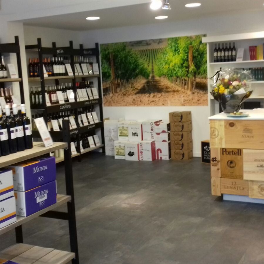 Spanjewijnland1's profile picture. Wij zijn de nr1 in Spaanse topwijnen. Altijd scherp geprijsde aanbiedingen! Bezoek ons op Sudermanstraat 22 in Antwerpen of op https://t.co/mQ2Hs3uoER