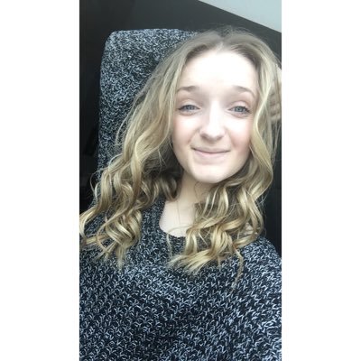 bébé t 💫 | 24 yo | 80📍| bachelière et employée en Commerce et administration en formation secrétaire assistante médico sociale | Family_TE👭