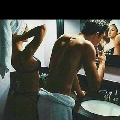 soy tan extraña en un mundo de conocidos 💥