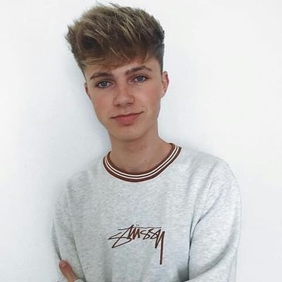 August_Weasley's profile picture. ◌lα víє єst l'єnfαncє dє nσtrє ímmσrtαlíté ◌

•Beth🌹

#Freerol #HP