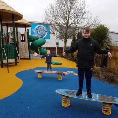 davidlloyd01's profile picture. sons Owen and Leo likes music natural history birdwatching most comedies reading discworld novels and lfc