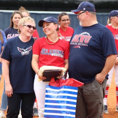 KarliHobson's profile picture. Trust in the Lord with all your heart & lean not on your own understanding -Proverbs 3:5 R.I.P Dad 3/12/18👼🏻❤ Kacie RaAngel👑🎀🥎💕 Blaise- love of my life💙