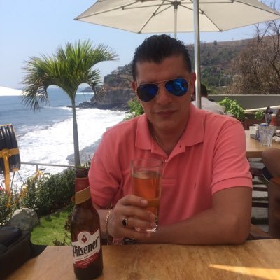 Ingeniero Ambiental Cartógrafo y Consultor en Medioambiente y GIS, tutor de 4 gatos, amante de los animales