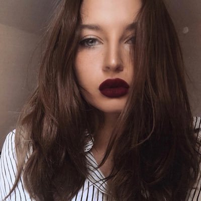 Darina, 19 years old. I was born and lived in France for a long time (Avignon). Now I'm studying at Moscow State University.
