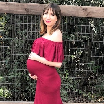 Mommy To Be February 2018 Dental Student & Full Time Employee @ Ettores