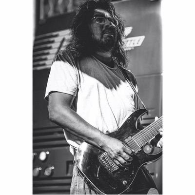 Street Musician. Busker. Entertainer. Please consider supporting me through my link. https://t.co/3uf0iKDzCn
