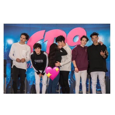 estrell79860039's profile picture. 😻 @JosDice 😻