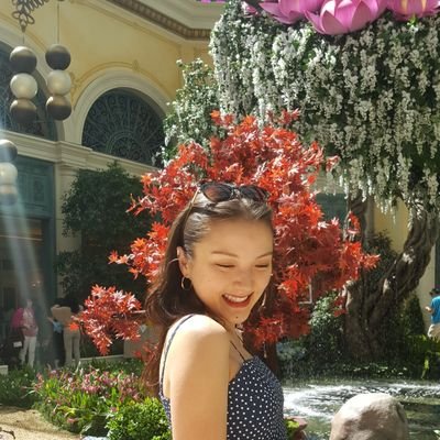 imsiahna's profile picture. Sings a lot. Laughs a lot. Thinks about food a lot.