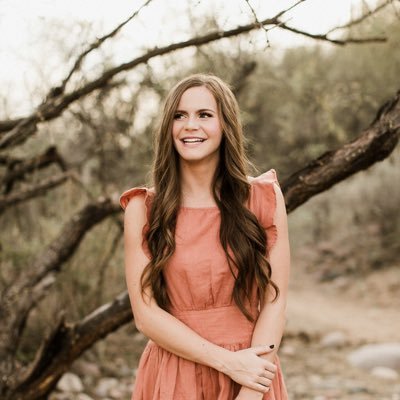 Macy Huish On Twitter Wish I Had Big Lips Blonde Hair Blue Eyes