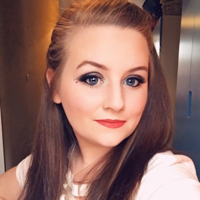 Hey && welcome to SparklesSquad by Mimi!! We are part of Sparkles London who produce and sell the most stunning hand mixed glitters in single pots and kits✨