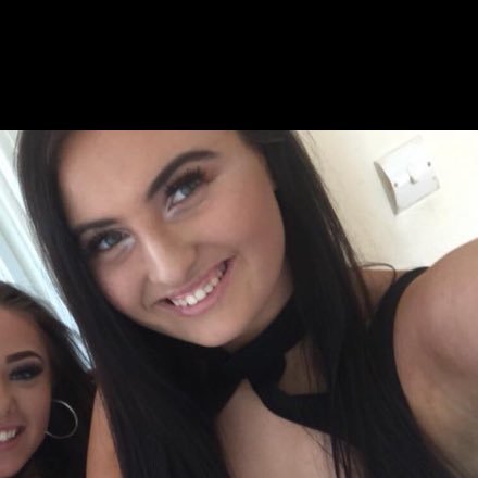 HowarthMaisie's profile picture. 18. Burnley💙❤️. Snapchat-maisiehowarth ✨