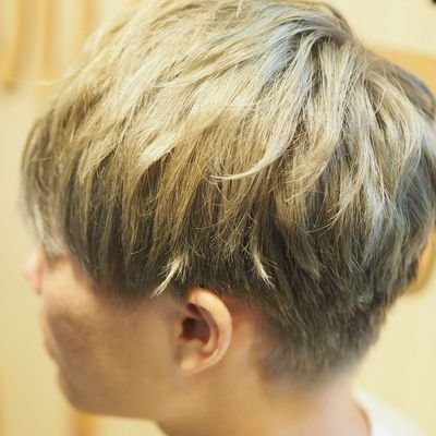 現在、関西の大学に通う19才。
大学入学後、一人暮らしを始めるも生活費が収入を上回り彼女に借金。
そんな中、たまたま出会ったネットビジネスのスクールに持ち金全部使って入る。死に物狂いで学びまくって、時間とお金を手にいれました。