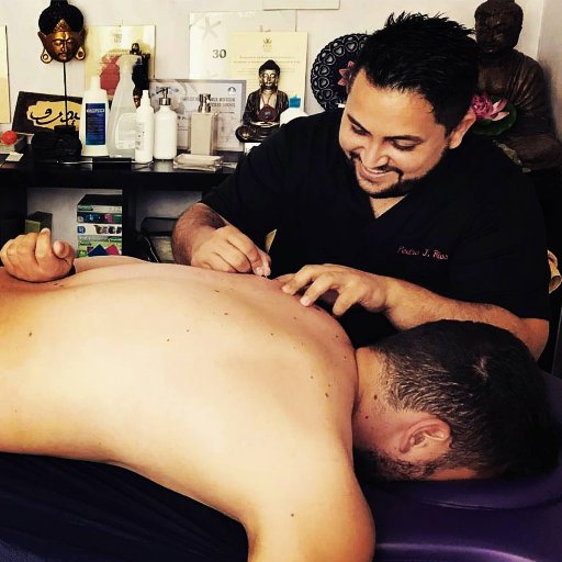 Especializados en Fisioterapia, Podologia y Readaptación Deportiva. Nos encontramos en Calle Salvador Rueda 4, puerta 1, Marbella (Málaga)
