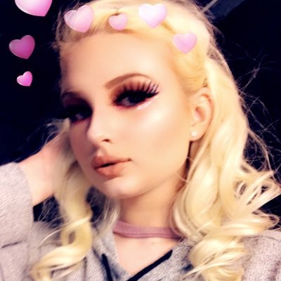 LiliChloeBrown's profile picture. I'm an artistic smol bean 👌🏻