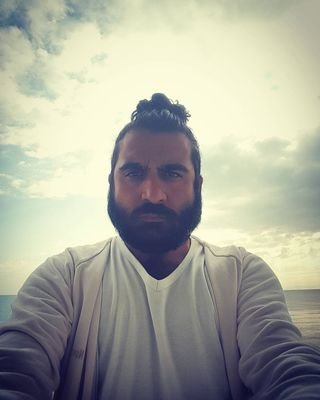 Al da at dercesine pas vermekten vazgeçmeyen insancık.
