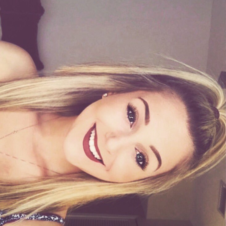 Amandapoetsche1's profile picture. 🦋