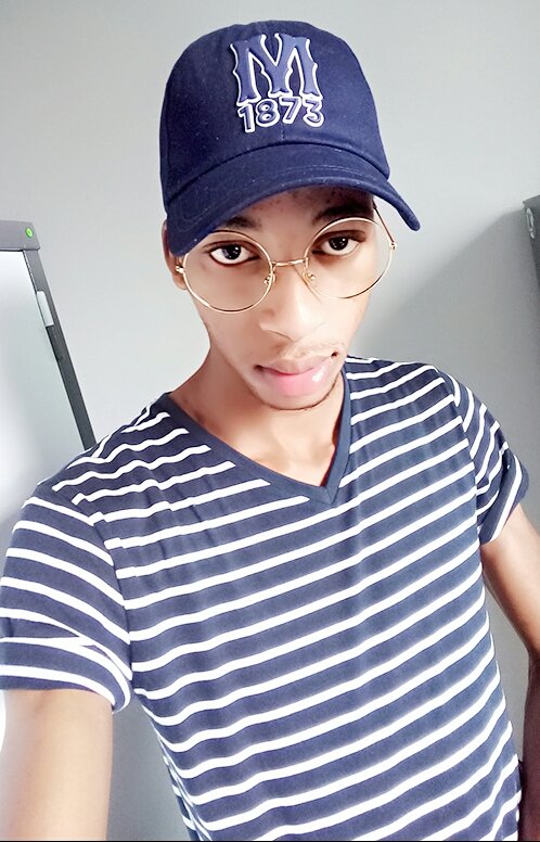 slicestylist's profile picture. 📚LL.B law @ukzn 
👔stylist @FCBmodels