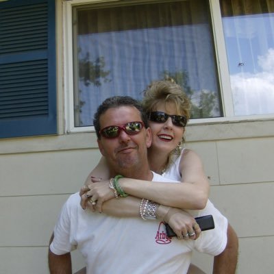 Loving Father and Husband of 25 yrs! I'm a fan of Gears! If you hit Women then don't even tweet me!