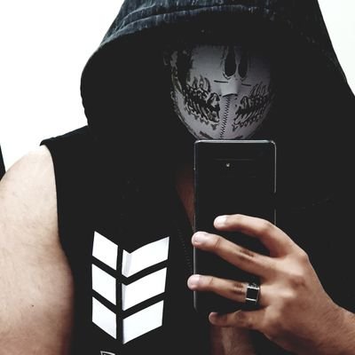 AserothAli's profile picture. meh..