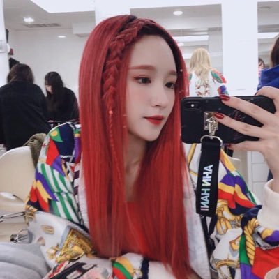 1 9 9 2© ♚ 3/5 E X I D , Ahn Heeyeon / HANI / AmorFati / 🦋🎮🌹🐿🌻/🌑🔜🌕/ loves eat, sleep, and comics.