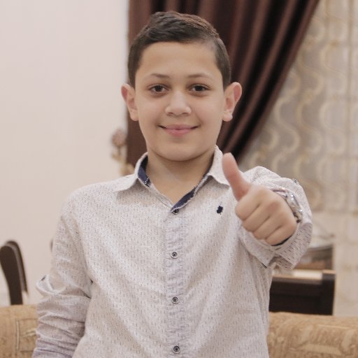 Ayman Elagha | أيمن الاغا 
1-youtuber🎬
2-l live in Gaza🏠
3-I work for a small journalist📺
4-I study at Abdullah abu sitta🏣
5-I have a nice channel on youtube📽