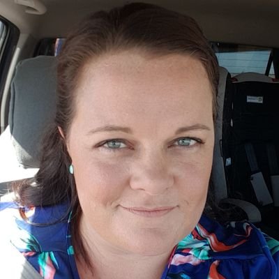 Wife of a farmhand living near Forbes, NSW. Born in Yass, NSW. Spent 7yrs in WA. Mum to 2 girls. Animal lover. Amatuer sewer. Food lover. Keen photographer