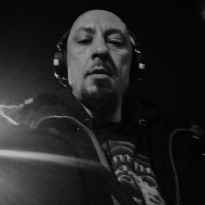 Dj. est. 1991. Electro&Techno. https://t.co/Npz9SpZ42U https://t.co/jtiGodSPLi https://t.co/1QJaOd9PJt IG: @djsammyoffical