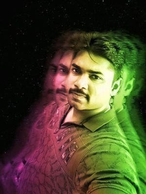 RAJESHK56015527's profile picture. बेवक़्त, बेवजह, बेहिसाब मुस्कुरा देता हूँ,
आधे दुश्मनो को तो यूँ ही हरा देता हूँ।