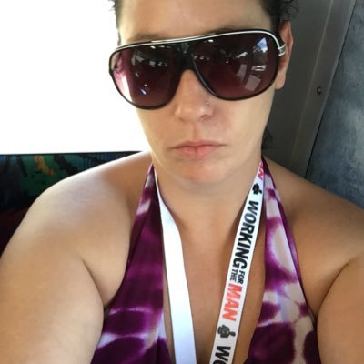 This is me is it you I HELP MARKETERS GET MORE ADVERTISING FOR BY THE SKILLS THAT I HAVE THROUGH SOCIAL MEDIA NETWORK