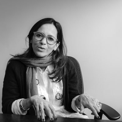Escritora - profesora de literatura - autora de la Jácara literaria en @elespectador  - Directora del Club de lectura de la U de los Andes - miembro @scbwi