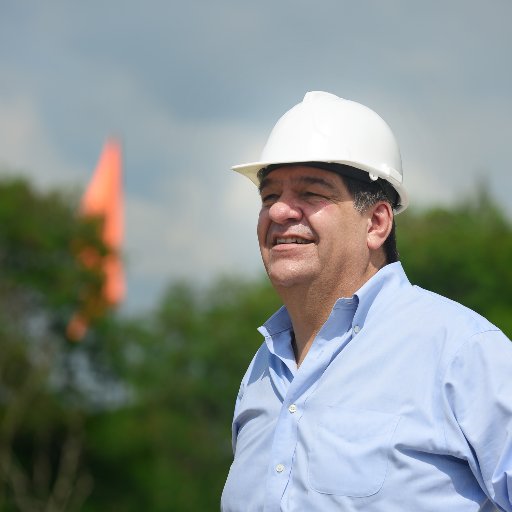 HMarquezAr's profile picture. Destacado empresario Quindiano gerente y socio de la Constructora Márquez y Fajardo.