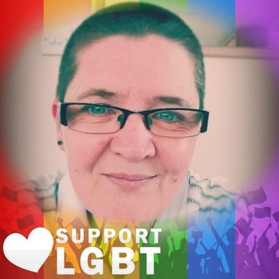 Hi I'm Lisa and I'm a lesbian living in Clacton, 're added Twitter and thought I'd come by and make some friends along the way x👭🌈