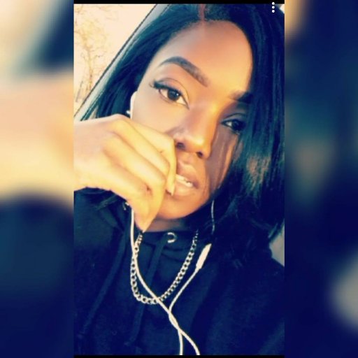 Serenity'sMommy😘💜
Queen🙌👑
DreamHard&&Never look back 🤞🙃