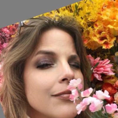 kelli3wilcox's profile picture. Gardening, candles, dogs & shoes are things that I love. Wine, travel & concerts make me smile. Peace & Love🧚🏻‍♀️