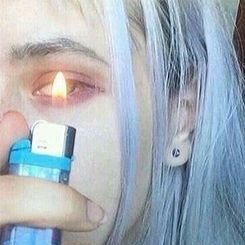 algunos somos como el planeta tierra, nos vamos destruyendo de a poco.
