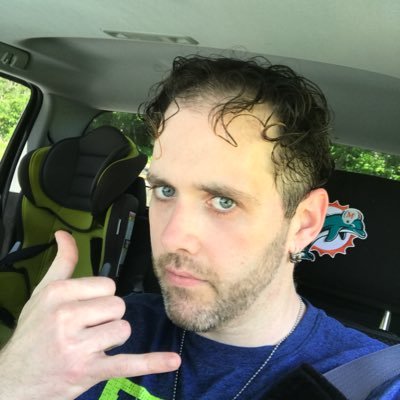 tigereyez32's profile picture. 