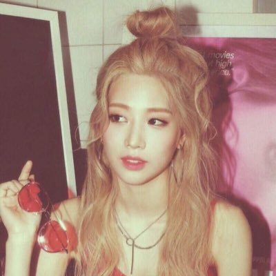 lip_143's profile picture. Bogeom 11/04/ 2016 2/01/2017