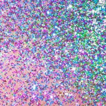 katerka_'s profile picture. Sociální inovace, lidská práva, finance. Mám vlastní hlavu, čas od času v oblacích. Miluju třpytky, schovávám se do černé barvy.