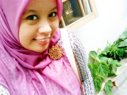 saraswatiajah's profile picture. aquuu bangga bukan karena kebahagiankuu...tapi aquu bangga karena telah membahagiankan mereka!!!