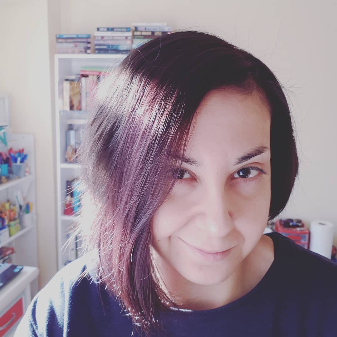 _AsLyA_'s profile picture. Son derece anormal
Sanatçı ruhlu
İnsanlığı, hayvanları seven,
Eşitlikçi
Özgürlükçü,
Gülmeyi seven,
Düşükçeneli,
Çılgın, deli, manyak
Ve hümanist...